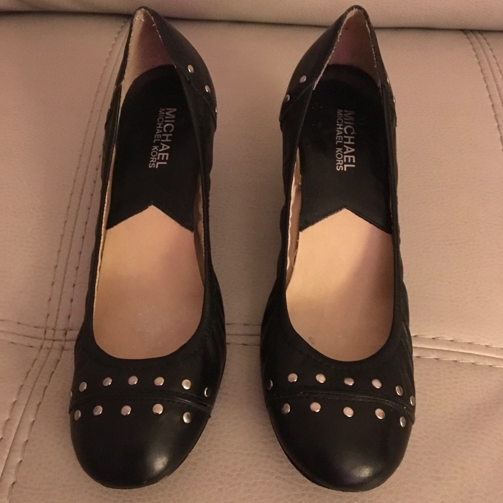 michael kors kitten heel shoes